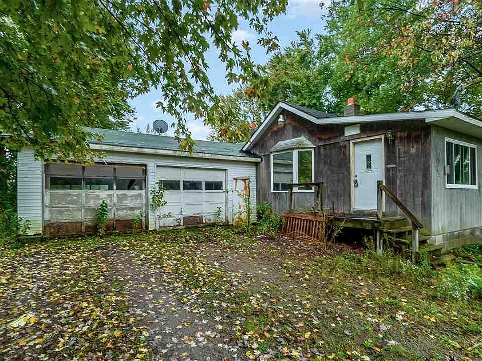 2nd image of 11853 Pierce Rd