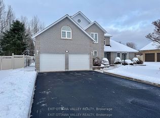 127 Owens St, Pembroke, ON K8A8K1