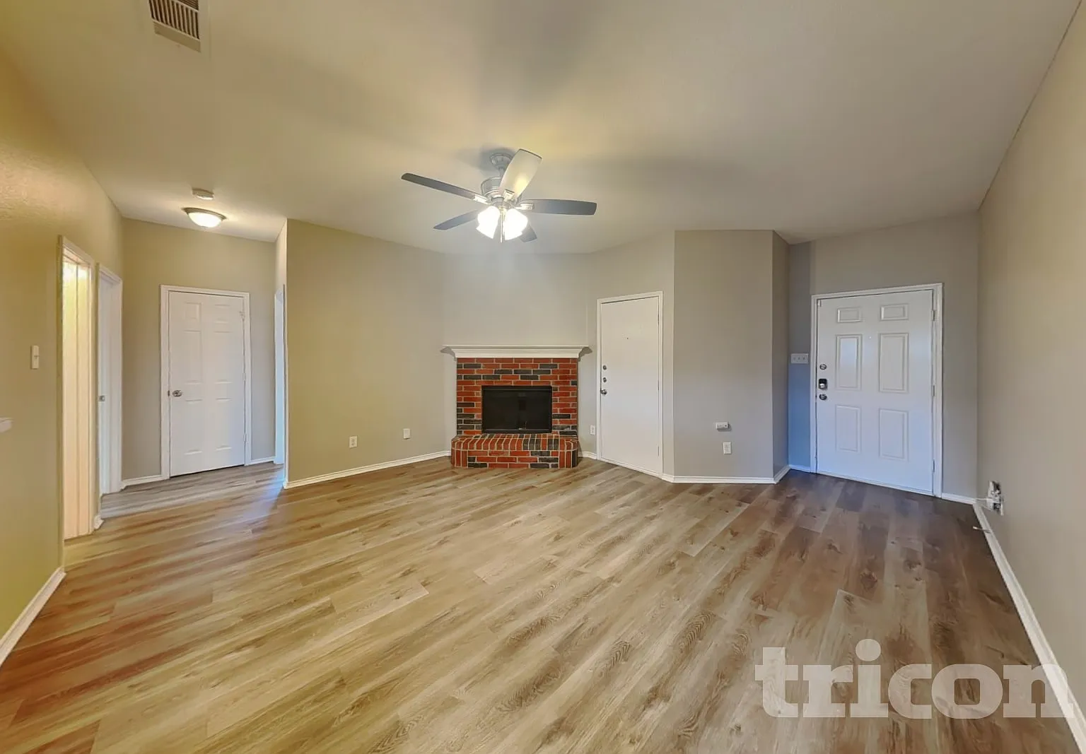 1320 Cleardale Drive Dallas TX — Photo 3