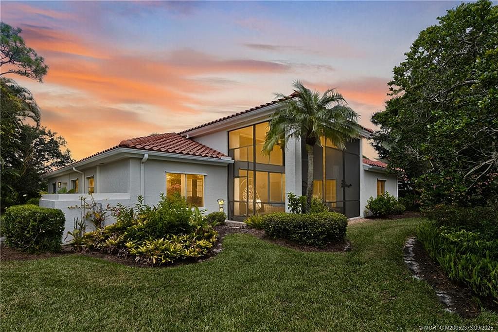 1507 NW Sawgrass Way