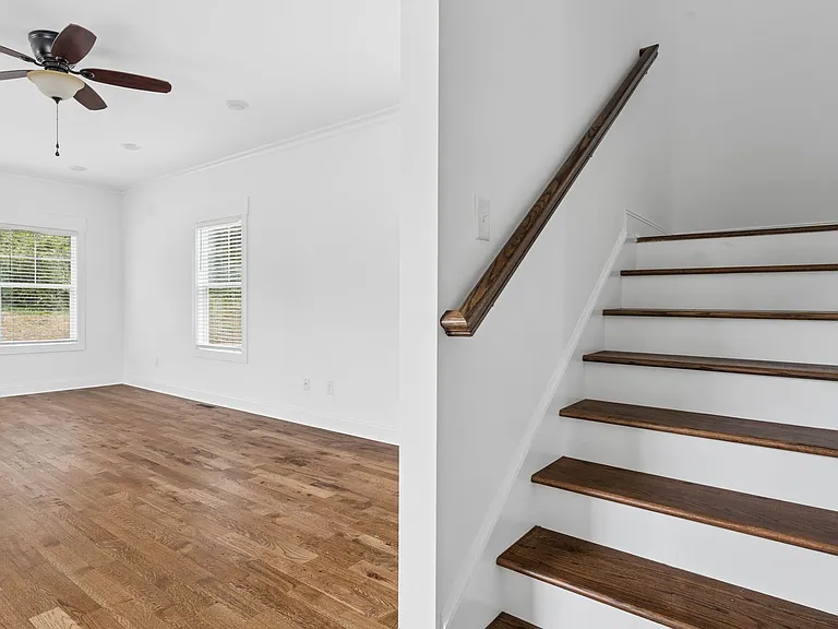 7 Railroad St — Photo 11
