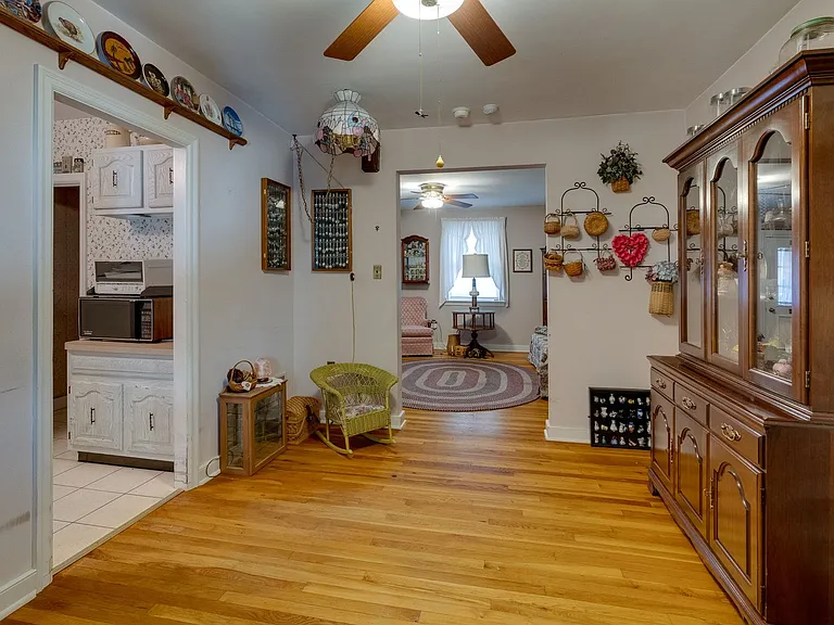 409 Fairview Ave — Photo 6