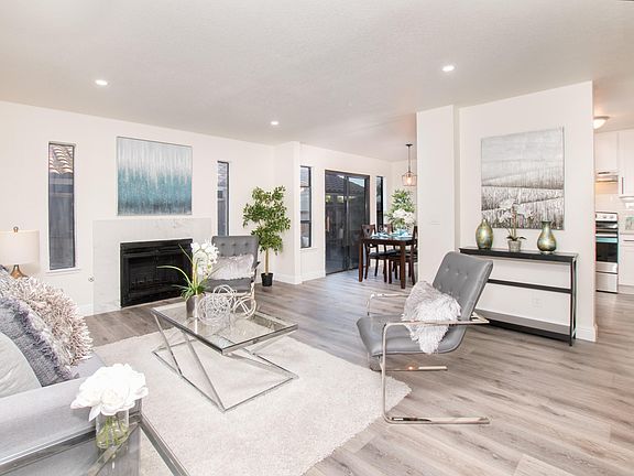 5th image of 322 Giovanni Ct