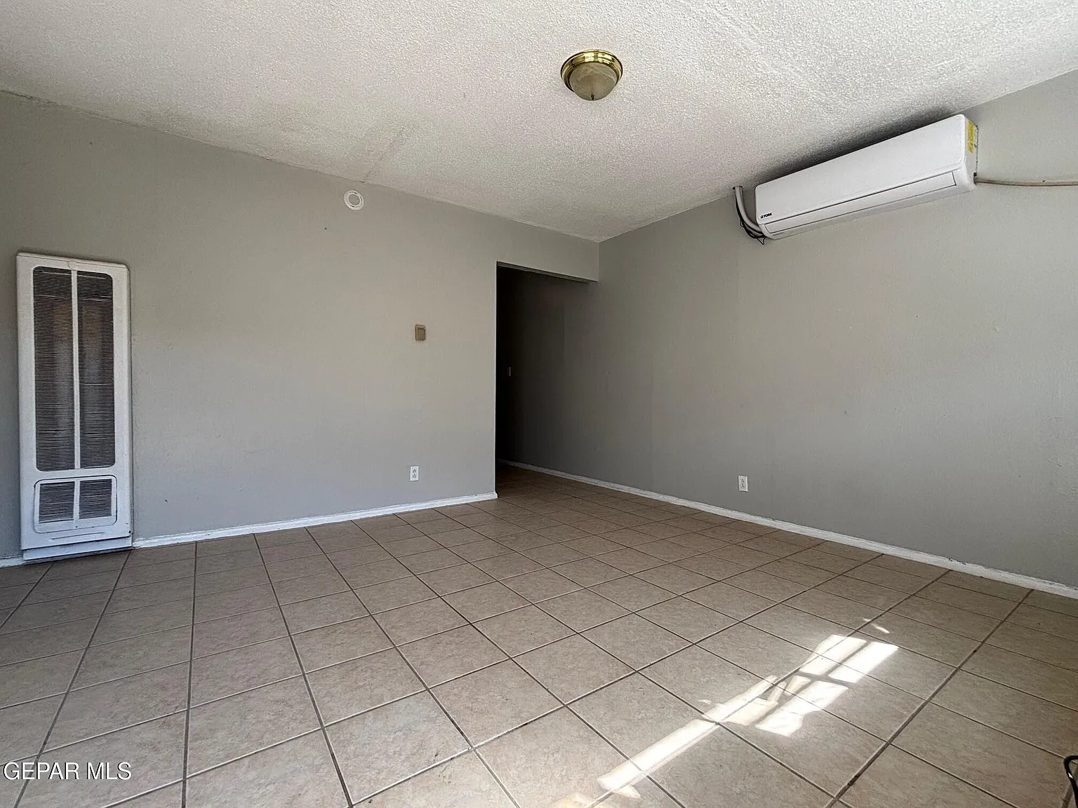 3906 Harrison Ave — Photo 3