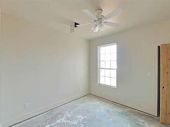 5th image of 13711 NE Lafayette Dr