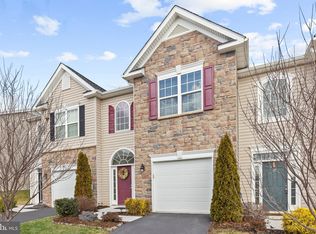 43 Polygon Pl, Falling Waters, WV 25419