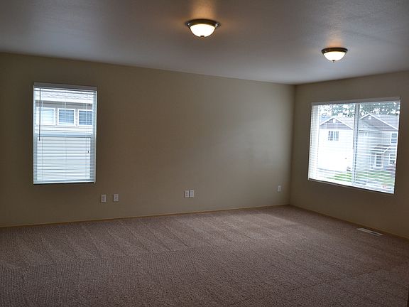 4th image of 1417 177th St E