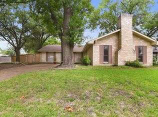 921 Sleepy Hollow Dr, Garland, TX