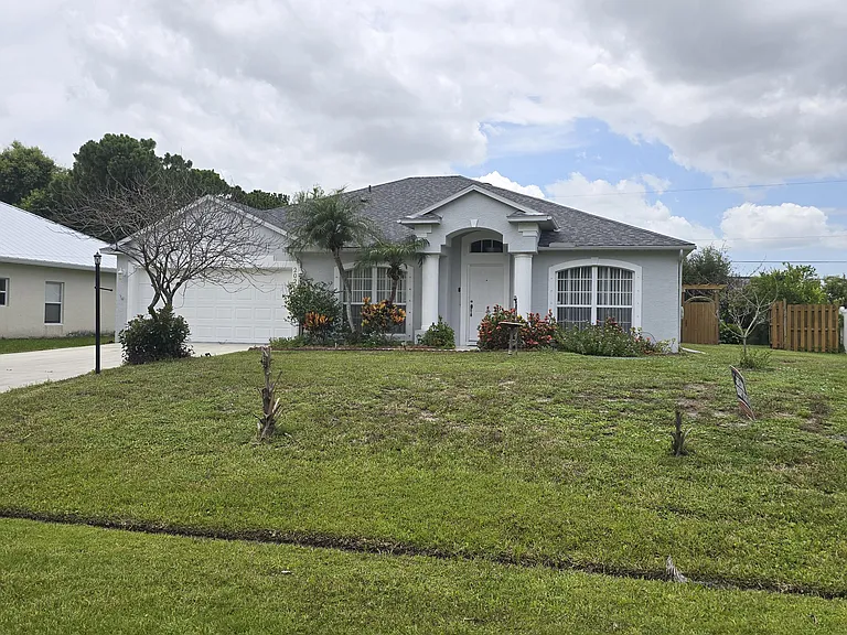 2026 SW Cranberry St — Photo 1