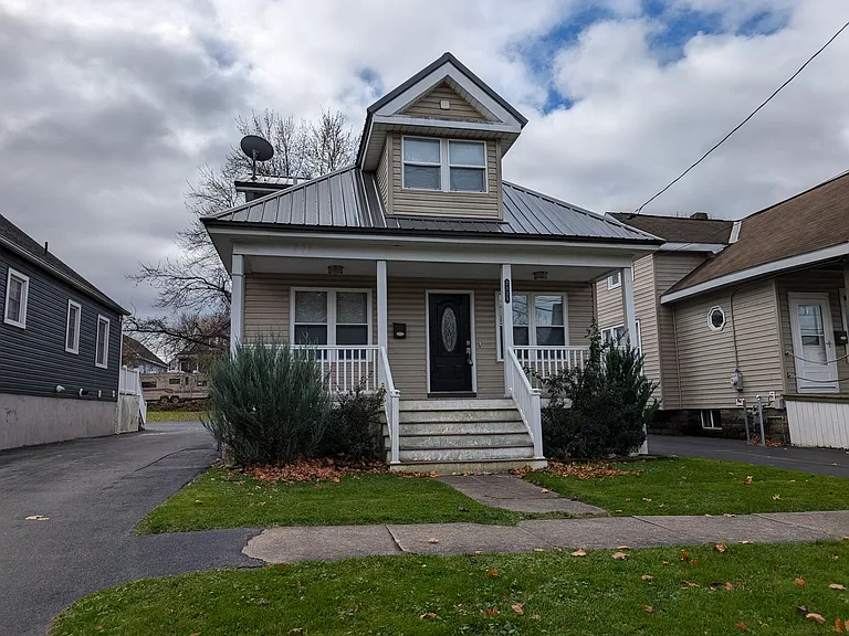 2135 Highland Avenue Front View