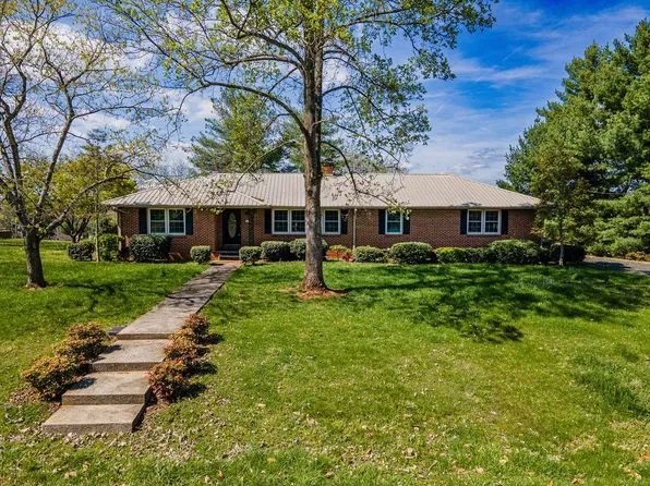 401 E Petty Ln, Winchester, TN 37398