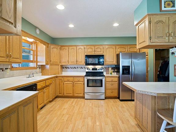 2nd image of 21114 Oak Grove Dr