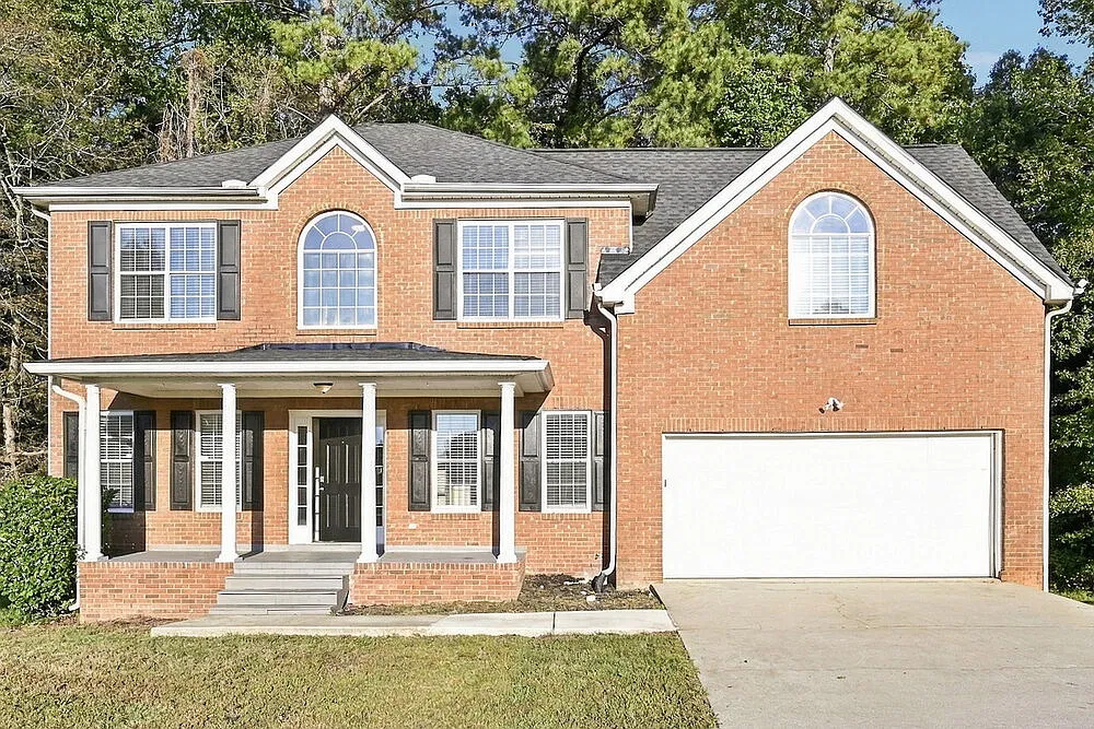 4 bed, 2.5 bath, 2282 sqft, $2,375 — Photo 1