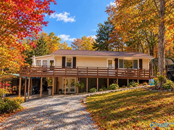 181 Hilltop Dr, Guntersville, AL 35976