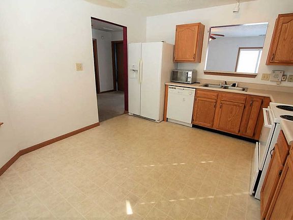 4th image of 364 Blakely Dr