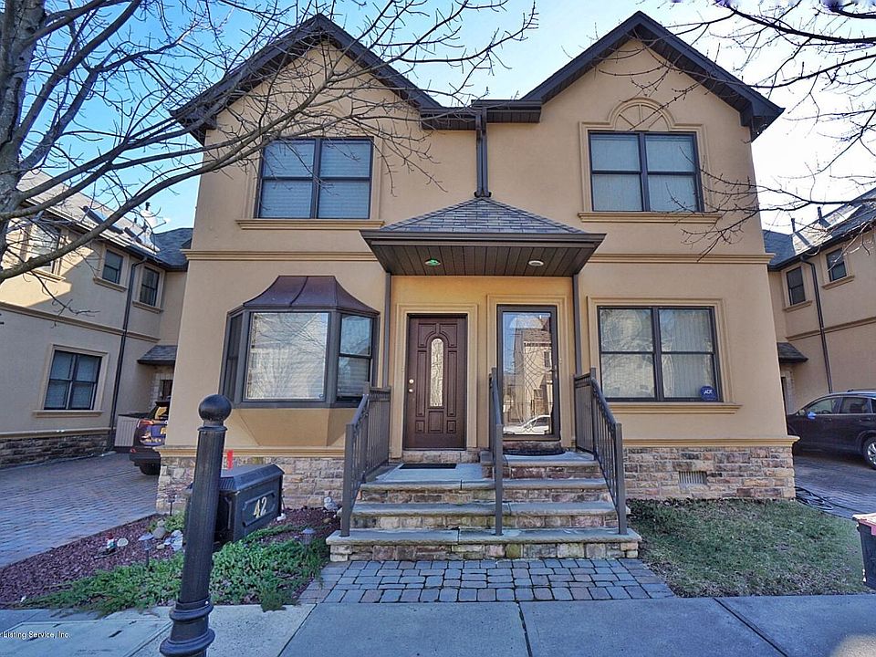 1st image of 42 Crispi Ln