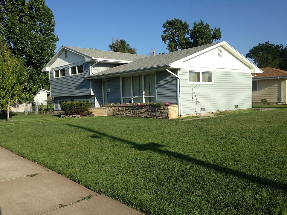 1st image of 604 E Leslie Ave