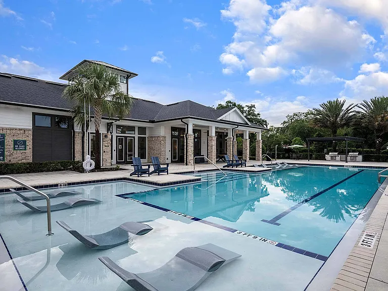 The Clarke at Kendall Town Apartments — Photo 11