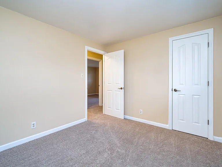 1121 Peidmont Dr — Photo 10
