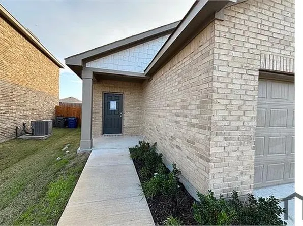 5940 Sahara Dr, Forney, TX 75126