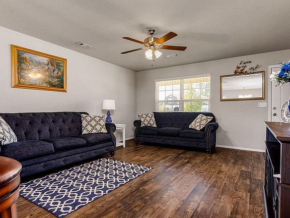 4th image of 907 SW Green World St