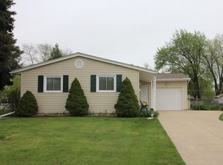 18673 W Highfield Dr, Gurnee, IL 60031