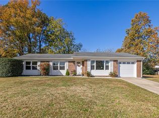 5662 Heathwood Ct, Virginia Beach, VA 23464