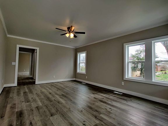 4th image of 1054 N Main St