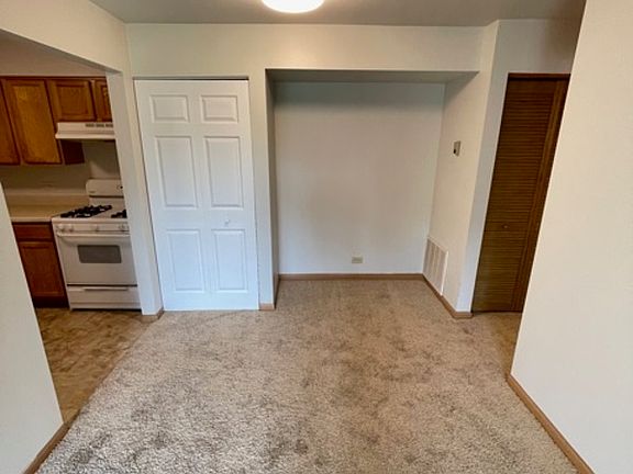 3rd image of 930 W Rollins Rd #932-F