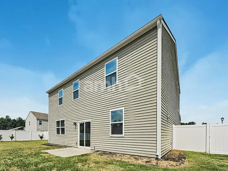 203 Bushwood Dr — Photo 18
