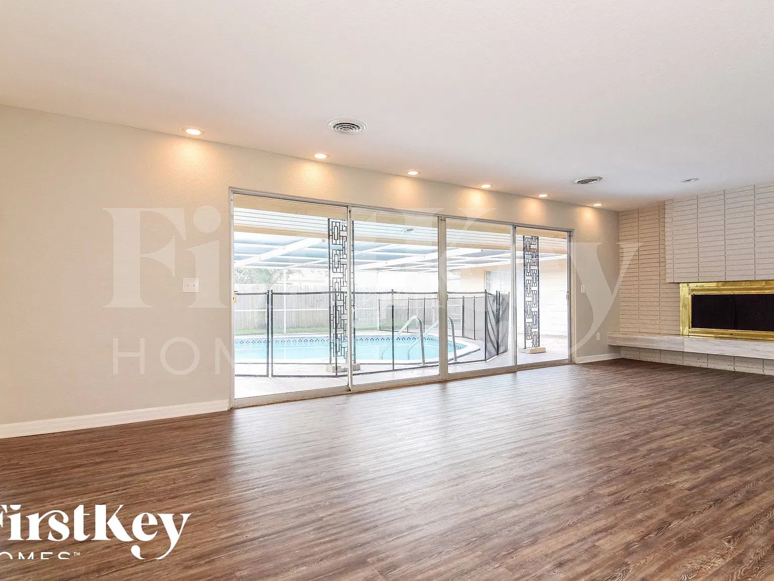 4 bed, 3.0 bath, 2426 sqft, $2,660 — Photo 4