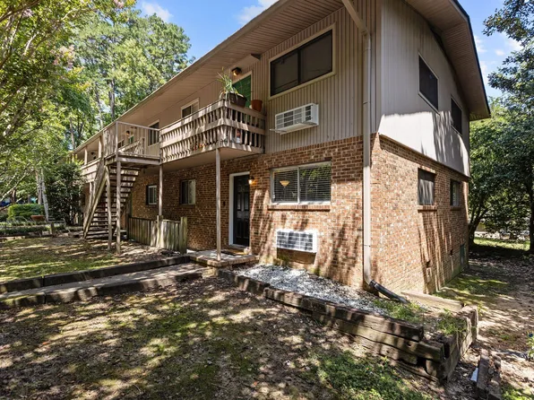 1 Shepherd Ln #B4, Chapel Hill, NC 27514