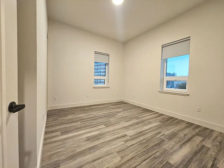 50 Washington St #63 — Photo 5