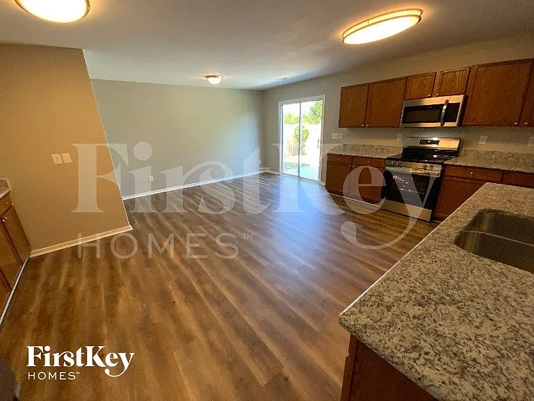 1640 Rustic Arch Way — Photo 4