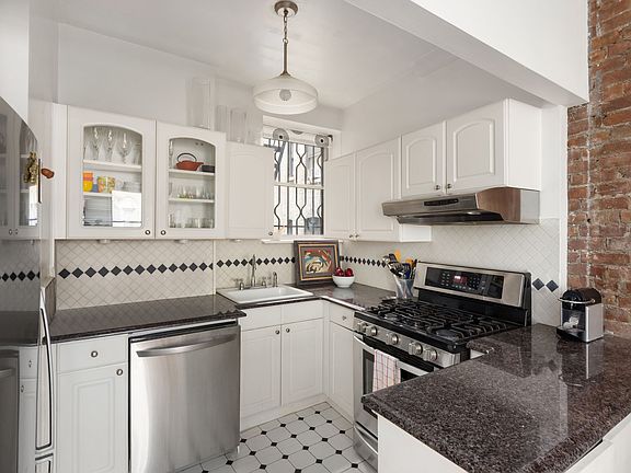 5th image of 204 W 92nd St APT 2F