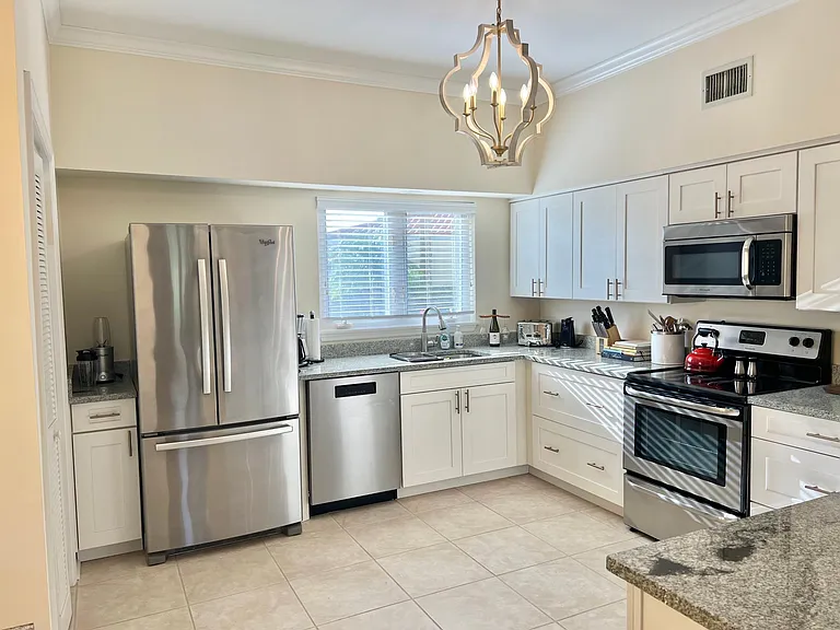 5010 Harmony Cir #101 — Photo 8