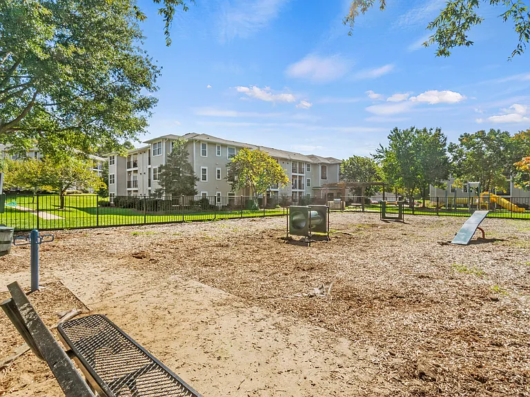 Milestone Apartment Homes — Photo 37