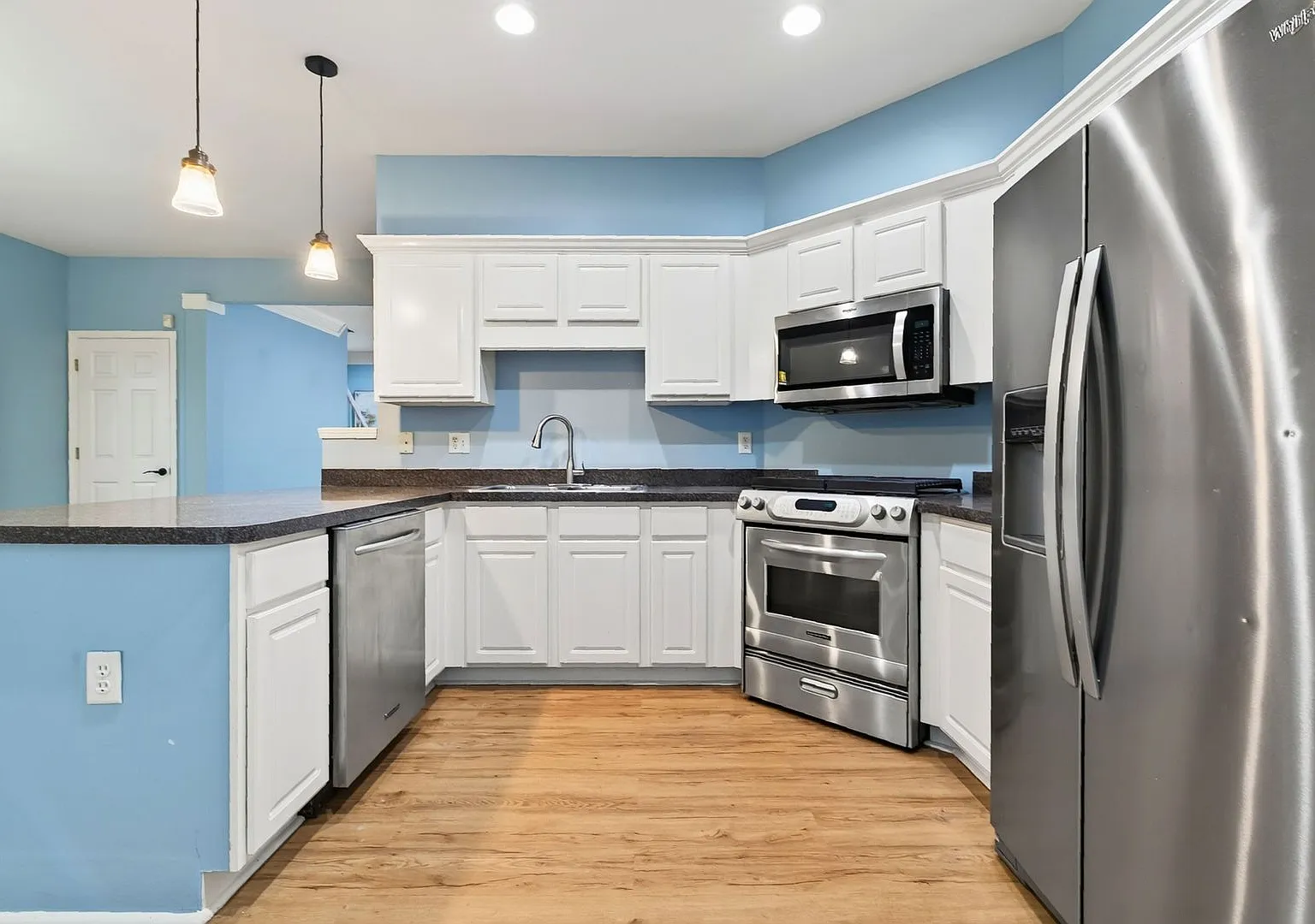 3 bed, 1552 sqft, $1,895 — Photo 2