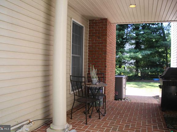 4th image of 106 Stockton Ln