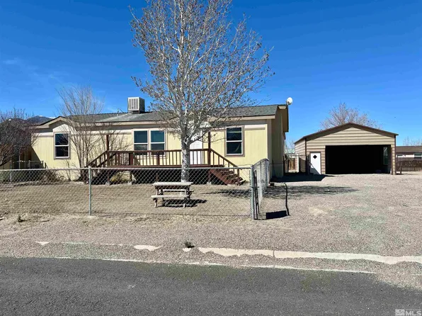 9 Wildcat Ln, Round Mountain, NV 89045