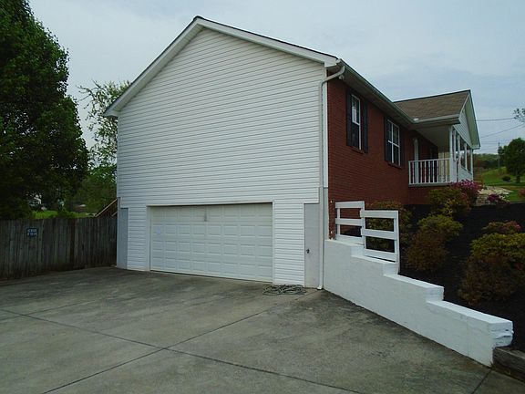4th image of 527 Bowers Park Cir