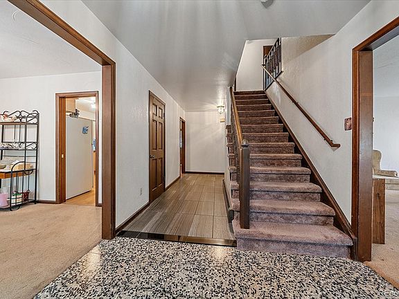 4th image of 3121 Oak Street
