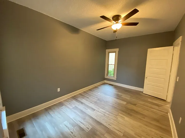 319 Park Dr — Photo 9