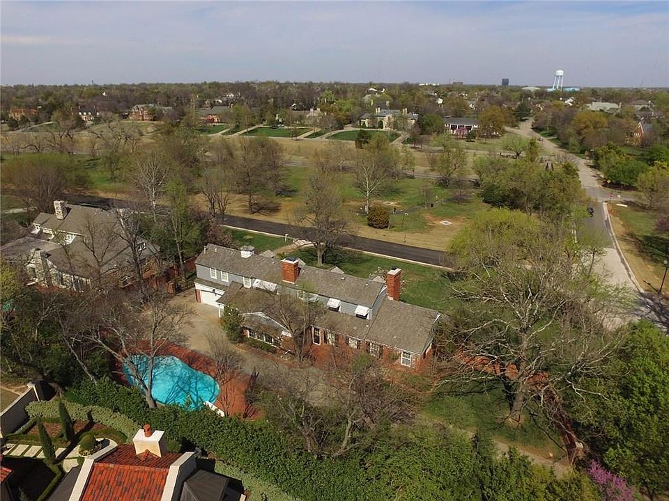 トップス House on the hill SET 216 Hilltop Ln, Cincinnati, OH 45215 | Zillow