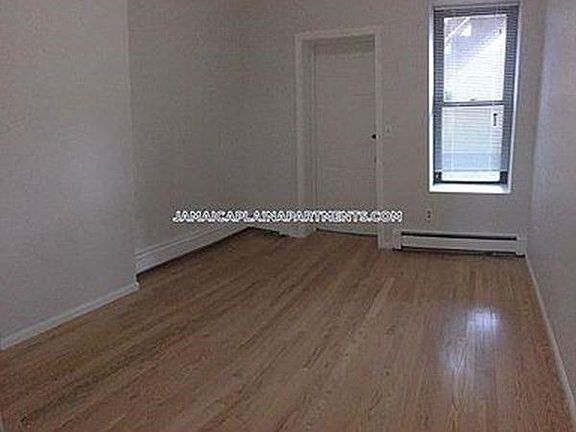 3rd image of 3148 Washington St #2