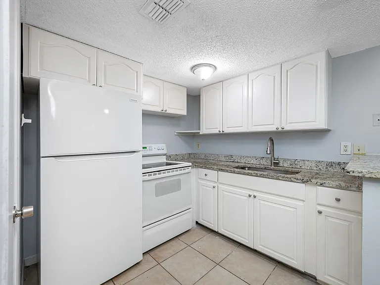 5113 N Nebraska Ave — Photo 42