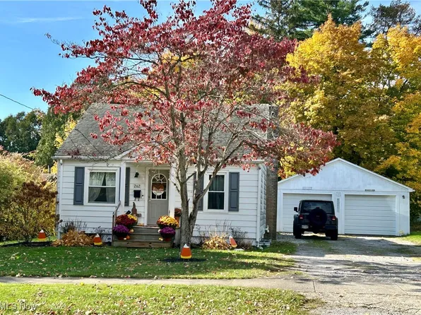 262 Walnut St, Leetonia, OH 44431
