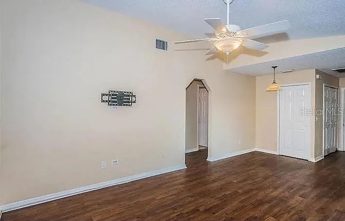 557 Rapid Falls Dr — Photo 9