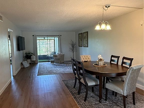 4th image of 3801 Edgewater Dr