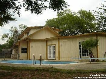 2nd image of 4107 Treegarden St